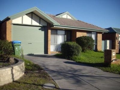 17 Tranter Square, Lynbrook