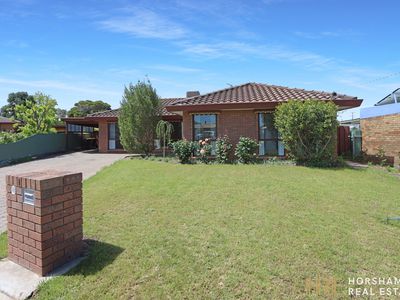 1 Hoskin Court, Horsham