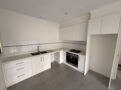 4 / 9 Toyne Avenue, Hamlyn Heights