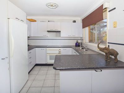 32 Tait Avenue, Kanahooka