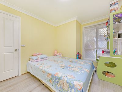 8 / 6 Lang Road, Casula