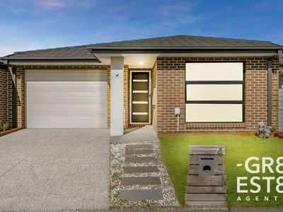 4 AQUATIC DRIVE, Cranbourne West