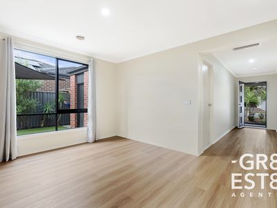 6 Zeus Avenue, Cranbourne West