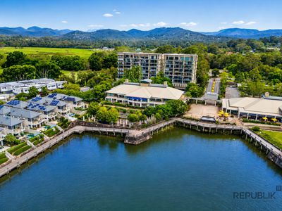 4 / 600 GLADES DRIVE, Robina