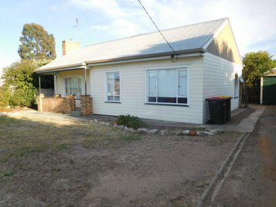 16 Johnson Street, Horsham