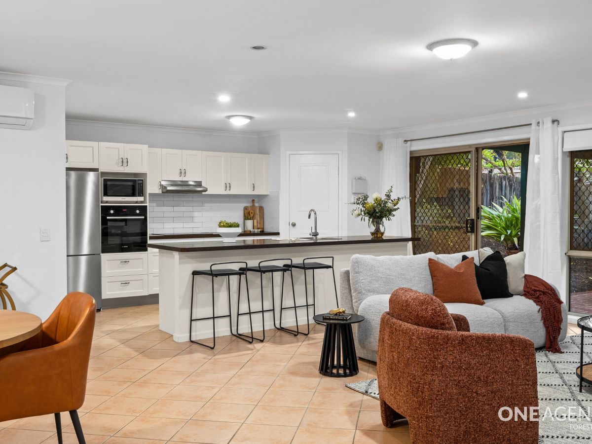 16 Toorak Place, Forest Lake