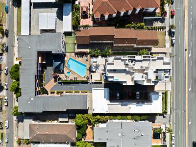 27 / 136  Marine Parade, Southport