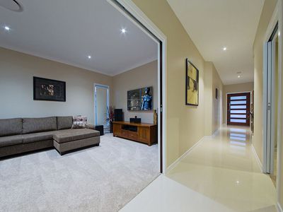3 Lydia Pl, Wakerley