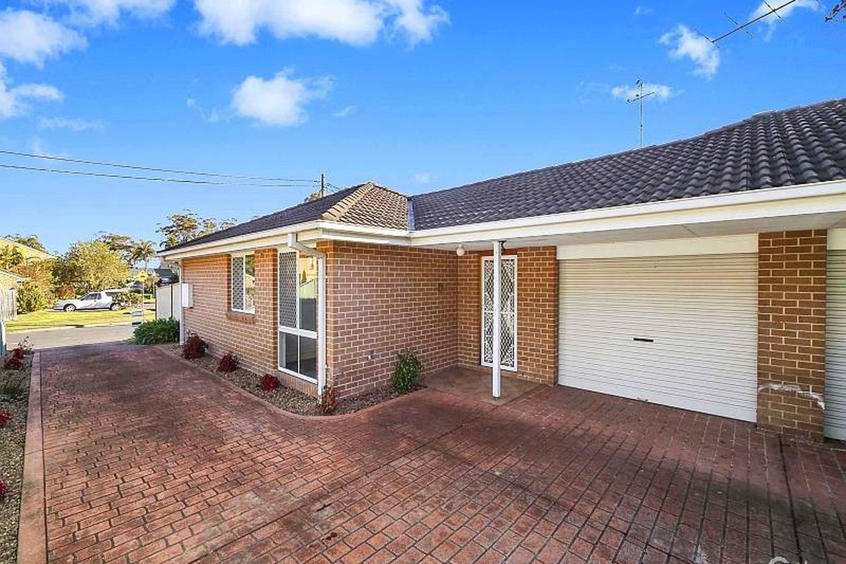 1 / 17 Gladys Manley Avenue, Kincumber