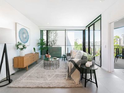 211 / 836 Elizabeth Street, Waterloo