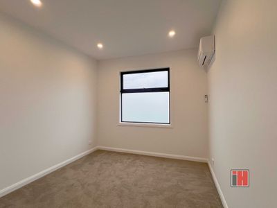 8A Norma Court, Avondale Heights