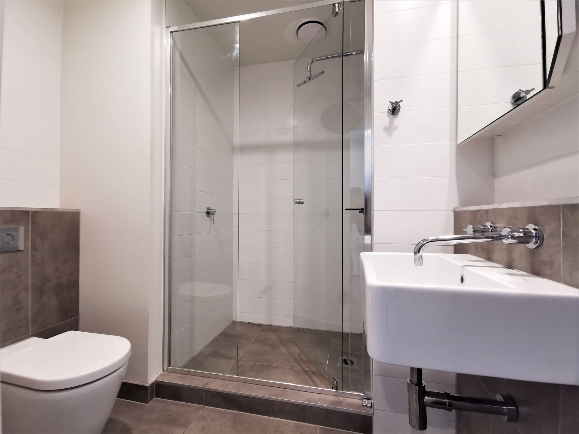 2111 / 28 Bouverie Street, Carlton