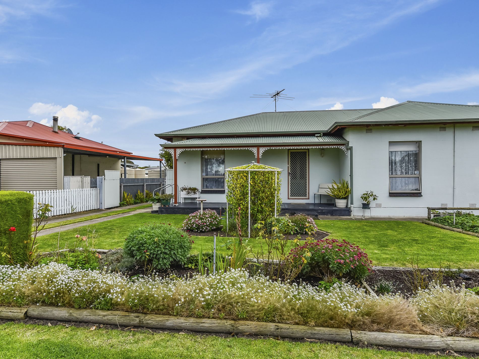 8 Nitschke Street, Millicent