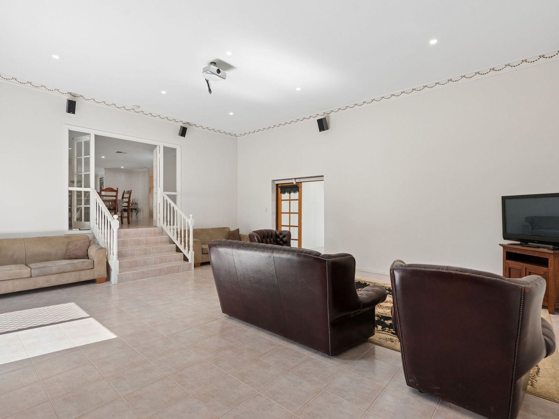 15 Glenbrook Road, Thornlie