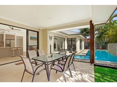 6 Riverbreeze Avenue, Noosa Waters