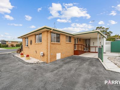 1 / 1 Alan Lade Place, Bridport