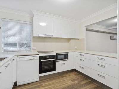 1 / 3 BRONBERG COURT, Southport