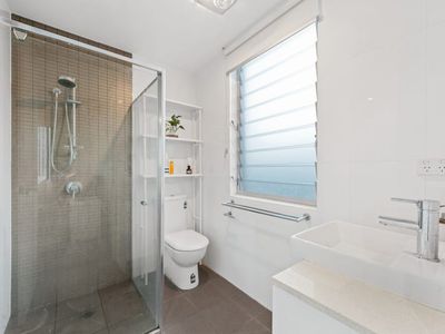 2 / 64 Pembroke Road, Coorparoo