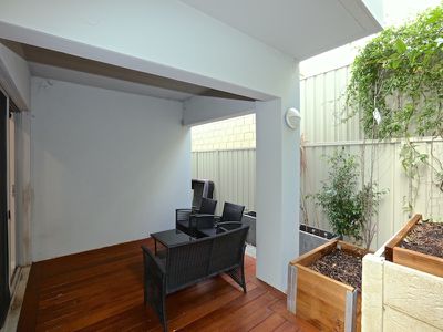 4/7 Mahlberg Avenue, Woodlands