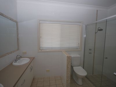 17 Hasting Court, Dubbo