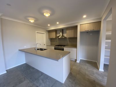 12 Juniper Grove, Rockbank