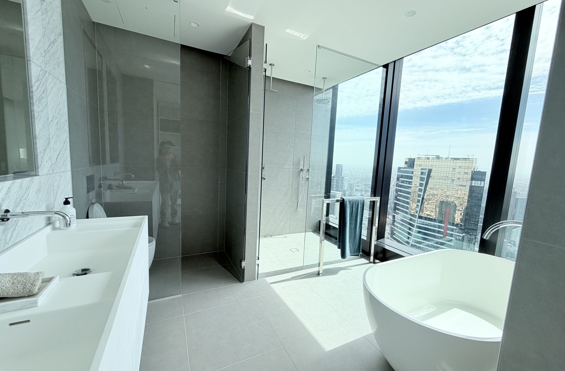 9403 / 70 Southbank Blvd, Southbank