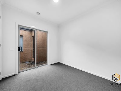 8 Petunia Crescent, Armstrong Creek