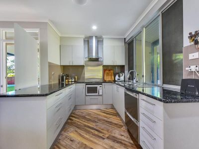 7 Schombacher Cct, Moulden