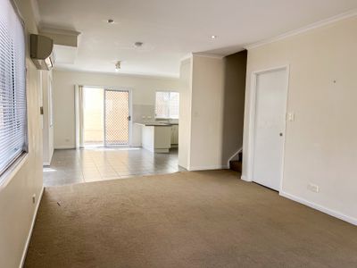 Unit 1 / 16 Green Street, Booval