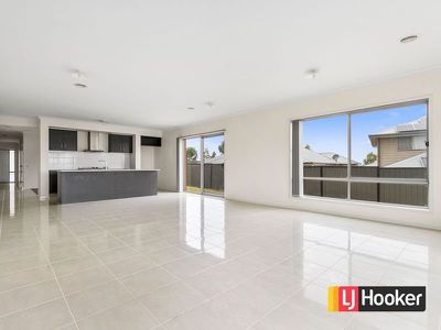 3 Bay Vista, Pakenham