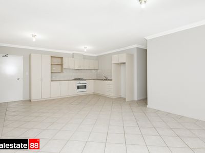 E5 (13)  /  88 Royal Street, East Perth