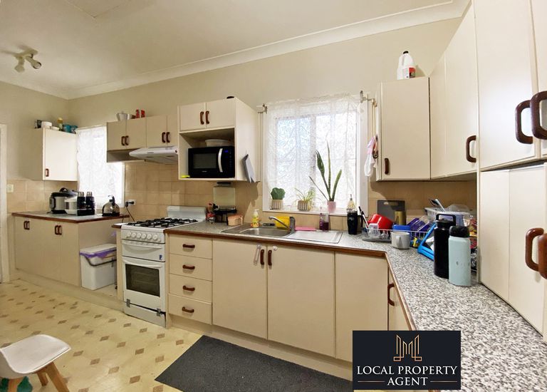 16 Cairo Ave, Padstow