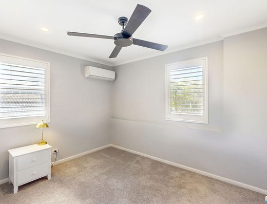 Ideal Unit in Small Gated Complex - Prime Location! image 11