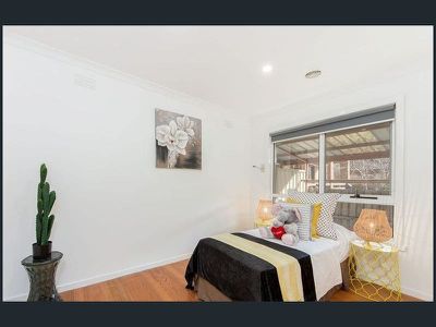 3 / 4 Smart Street , Sunshine West