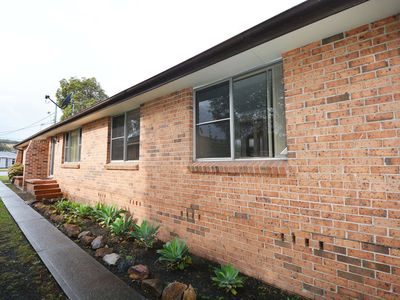 2 / 7 Central Avenue, Oak Flats