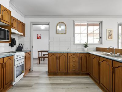 16 Thistleton Drive, Burrill Lake