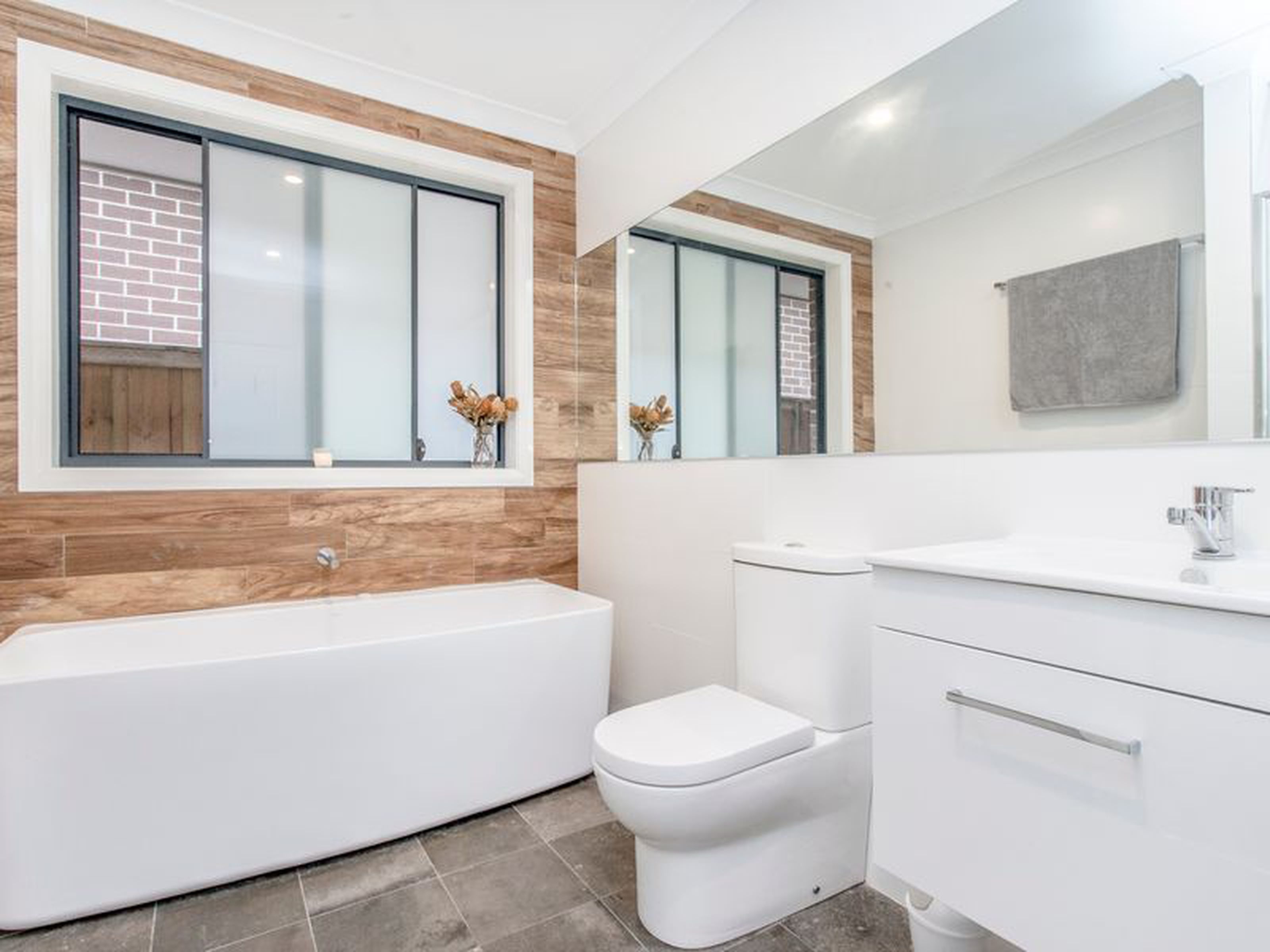 9 James Riley Drive, GLENMORE PARK
