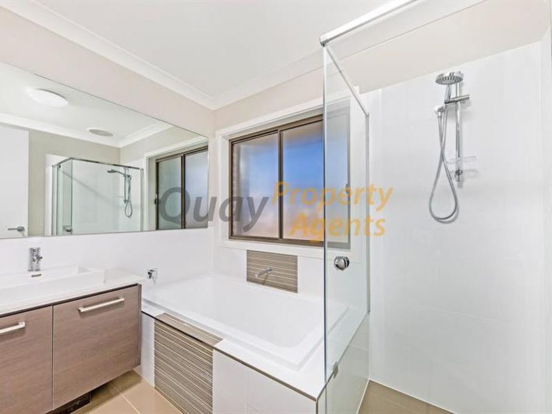 1 Casey Dr, Oran Park