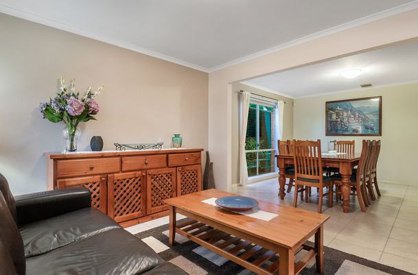 16 Crestmont Terrace, Craigieburn