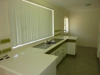 4 Avon Place, Forster