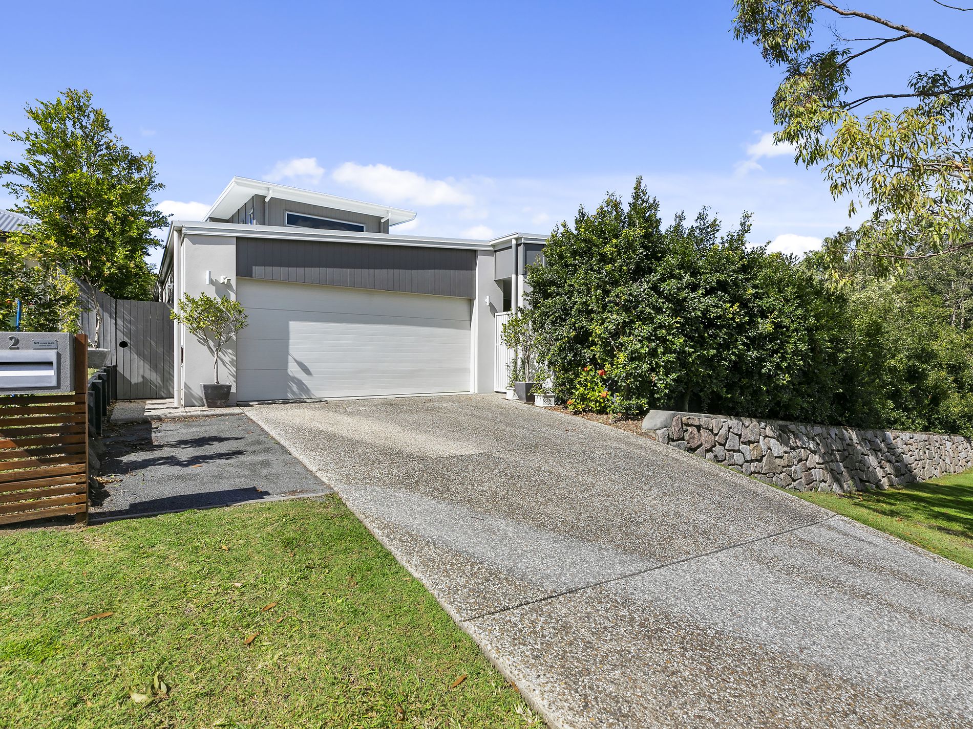 2  / 2 Goldfinch Close, Peregian Springs