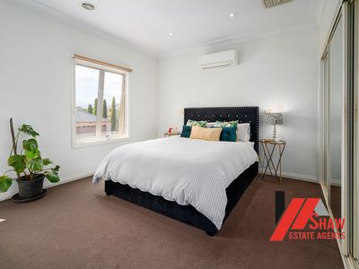 2 TEESIDE COURT, Sanctuary Lakes