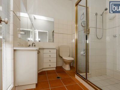 4 Maynet Pl, West Albury