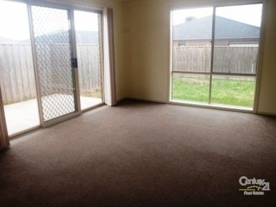 15 Penshurst Way, Cranbourne North