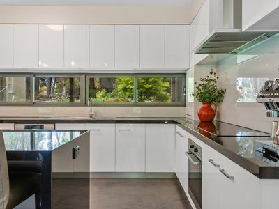 17 Canterbury Road, Macedon