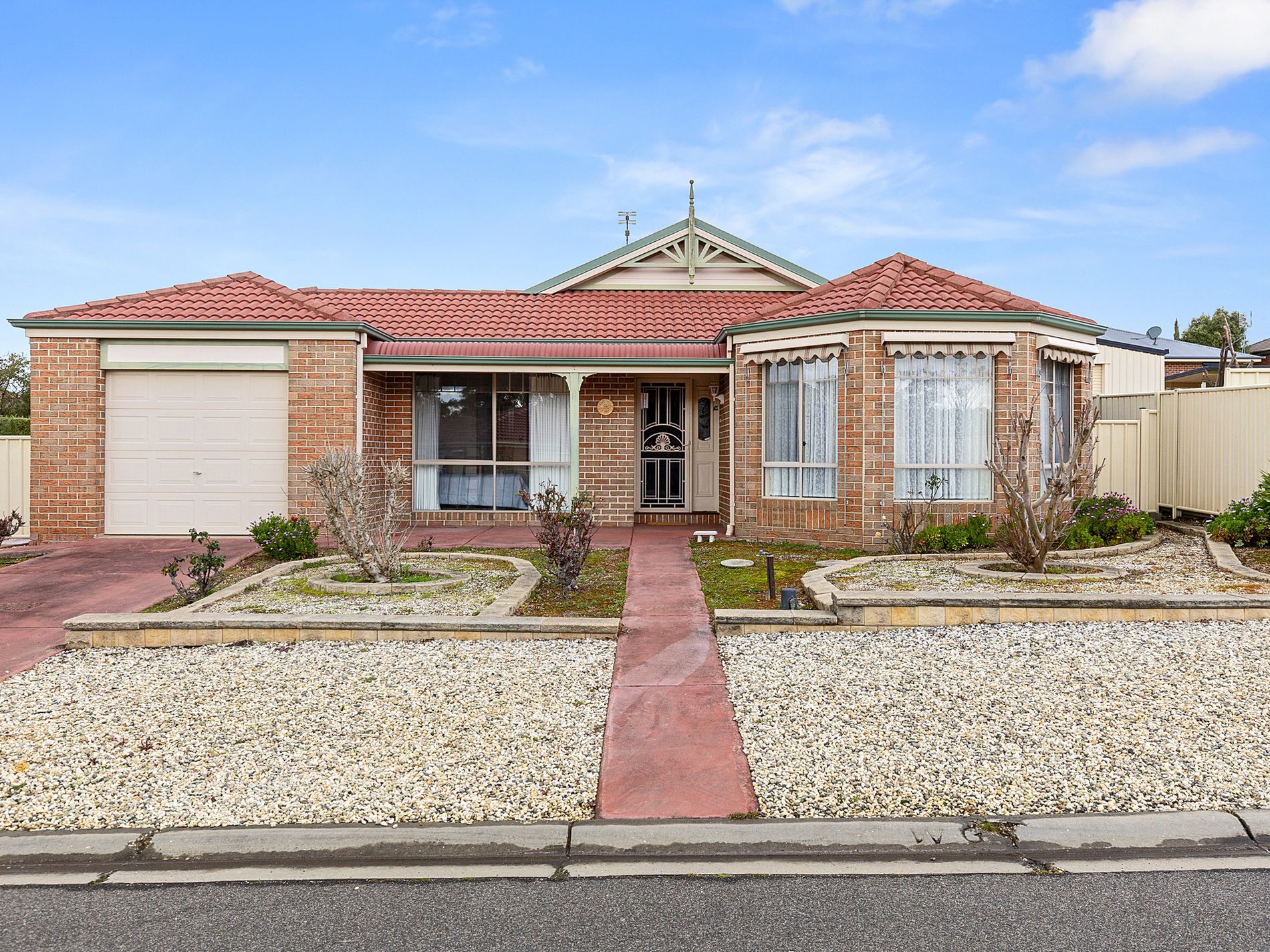 7 DOYLE CRESCENT, Seymour
