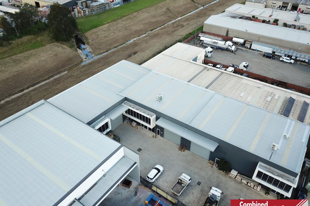 2 / 22 Saggart Field Road, Minto