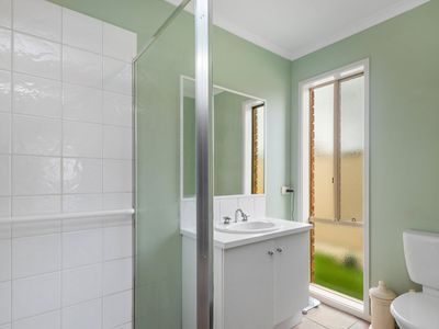 3 Trixia Place, Leopold