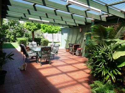 5 Clover Court, Horsham