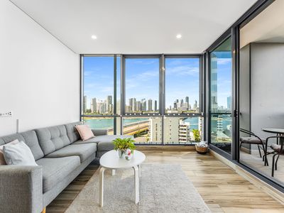 911 / 2 COMO CRESCENT, Southport